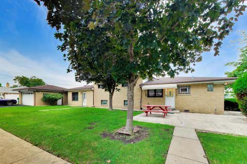 Photo of 6101 W 80th Place, Burbank, IL 60459 (MLS # 12728681)