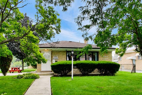 Tiny photo for 6101 W 80th Place, Burbank, IL 60459 (MLS # 12728681)