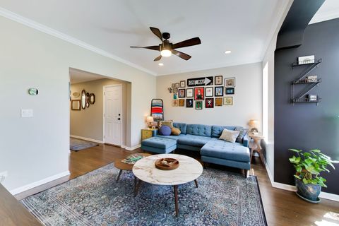 Tiny photo for 6253 N Magnolia Avenue #3, Chicago, IL 60660 (MLS # 12621550)