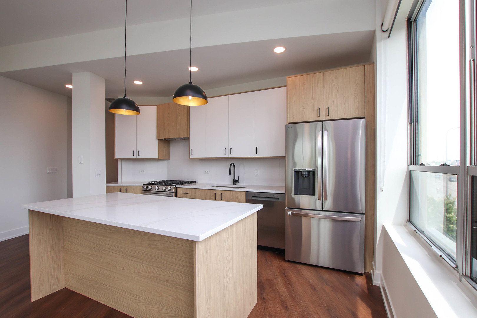 1001 N Milwaukee Avenue 201