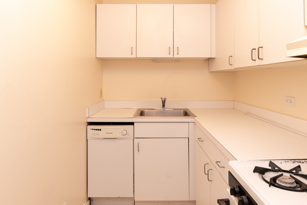 622 W WELLINGTON Avenue 12