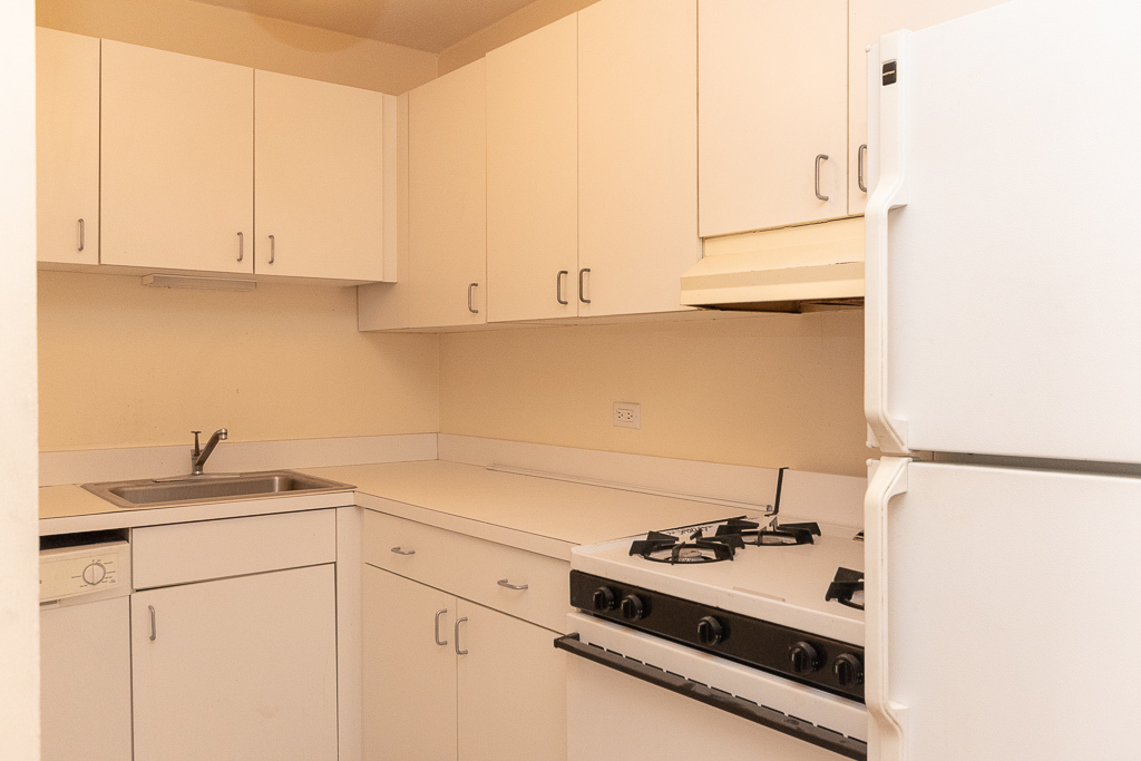 622 W WELLINGTON Avenue 12