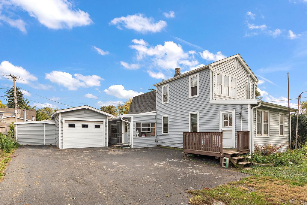 Photo for 9827 Melvina Avenue, Oak Lawn, IL 60453 (MLS # 12499448)
