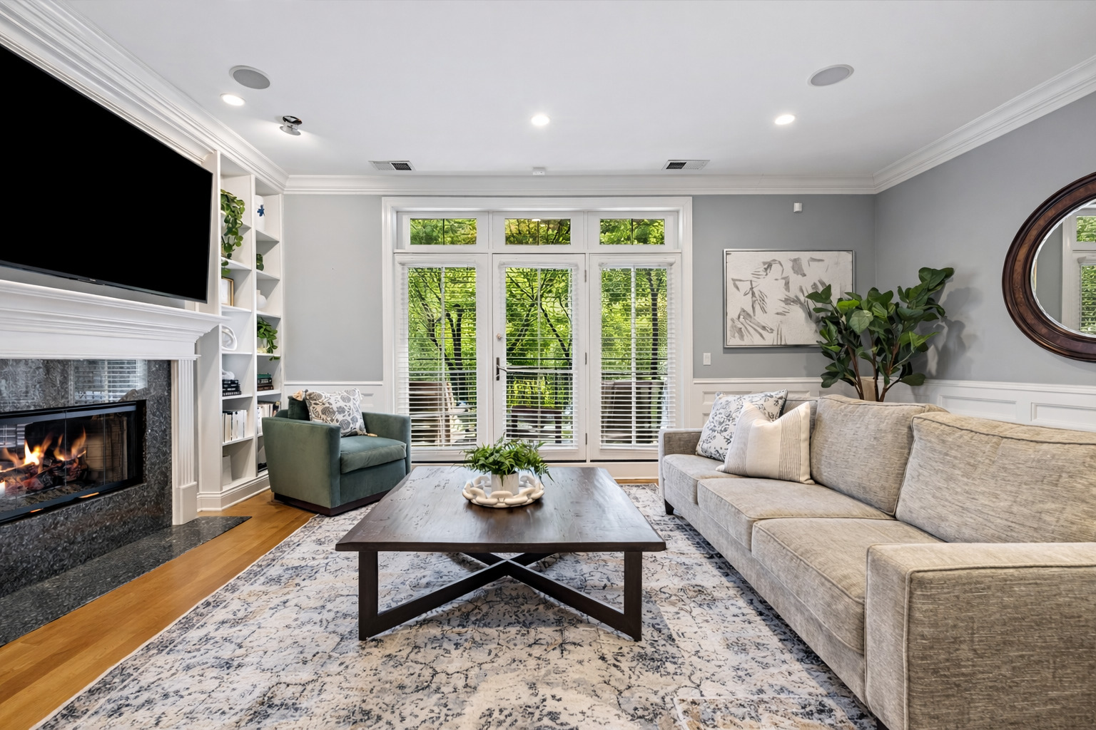 630 W WELLINGTON Avenue 1E