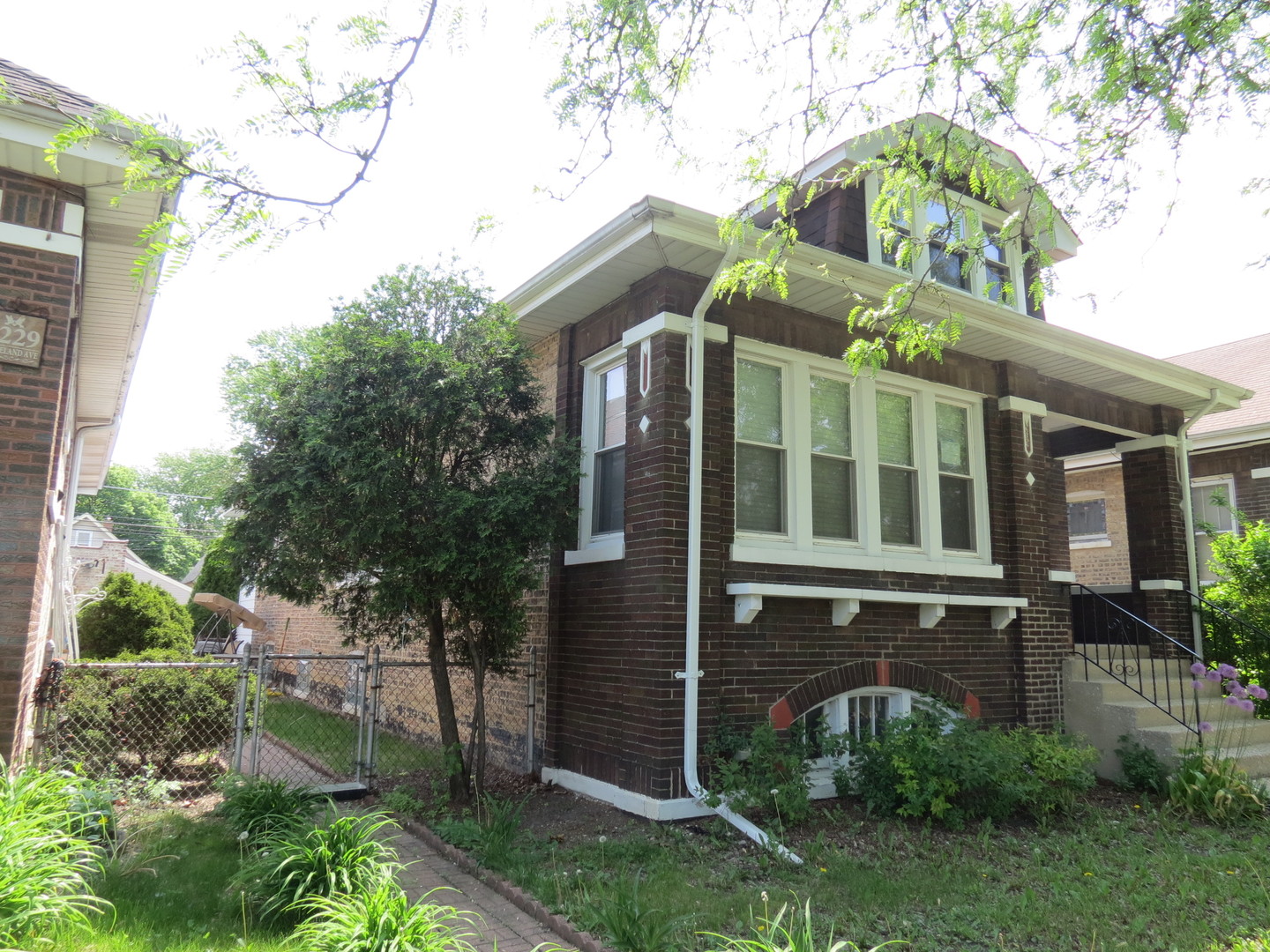 1231 Ridgeland Avenue
