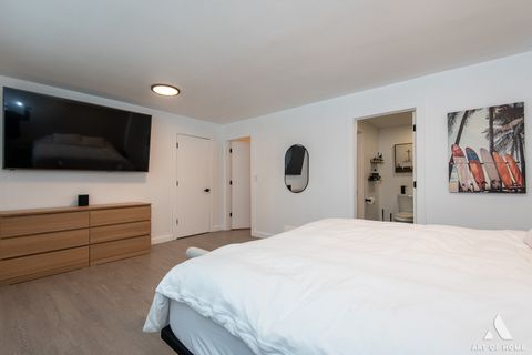 Tiny photo for 2909 N Sheridan Road #407, Chicago, IL 60657 (MLS # 12605775)