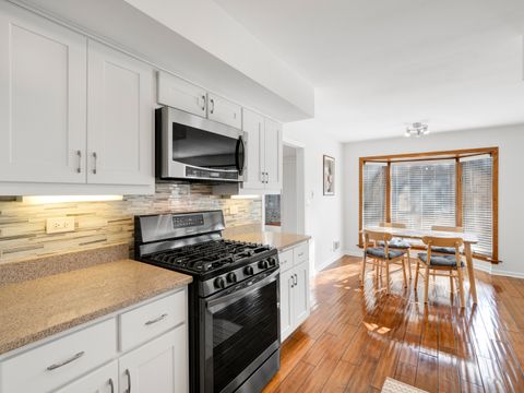 Tiny photo for 16 Princess Court #16, Westchester, IL 60154 (MLS # 12465182)