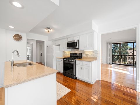 Tiny photo for 16 Princess Court #16, Westchester, IL 60154 (MLS # 12465182)