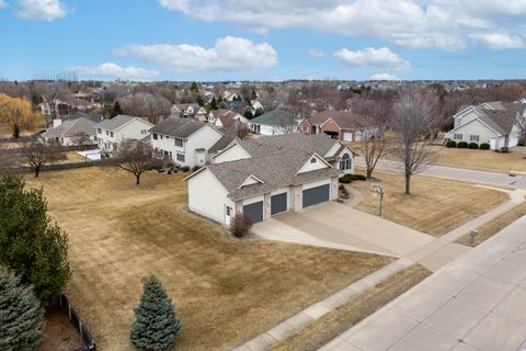 Tiny photo for 5280 Kristi Lane, Bettendorf, IA 52722 (MLS # 12573112)