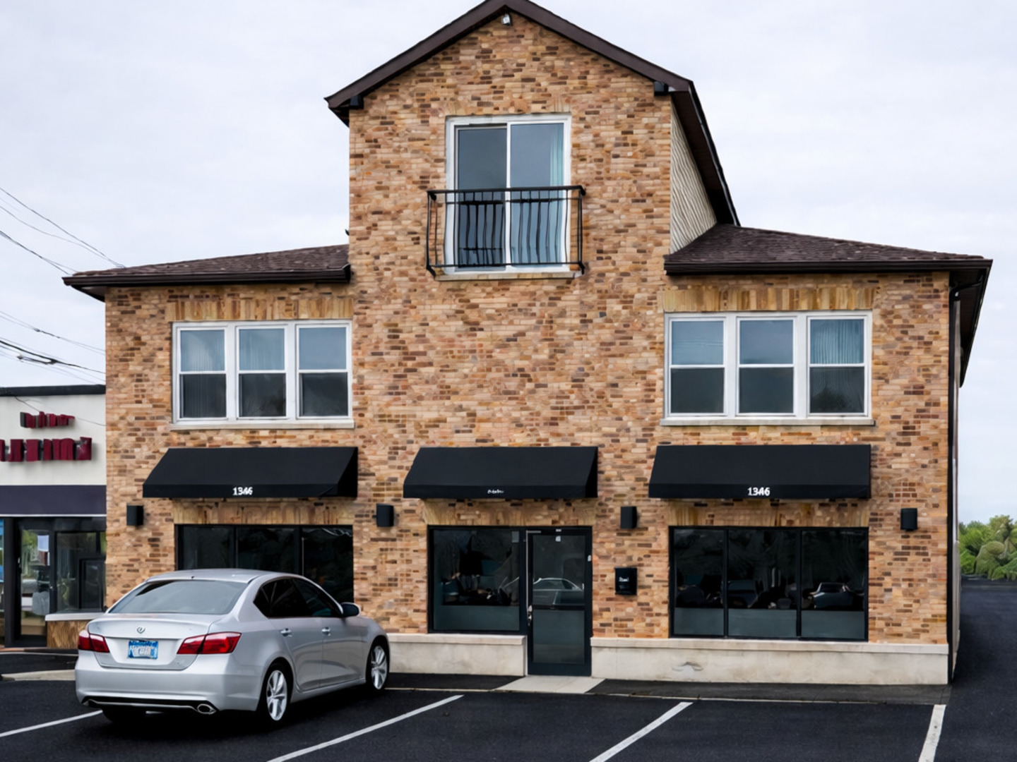 Photo 1 of 4 — 917 E Oakton Street A, Des Plaines, IL 60018