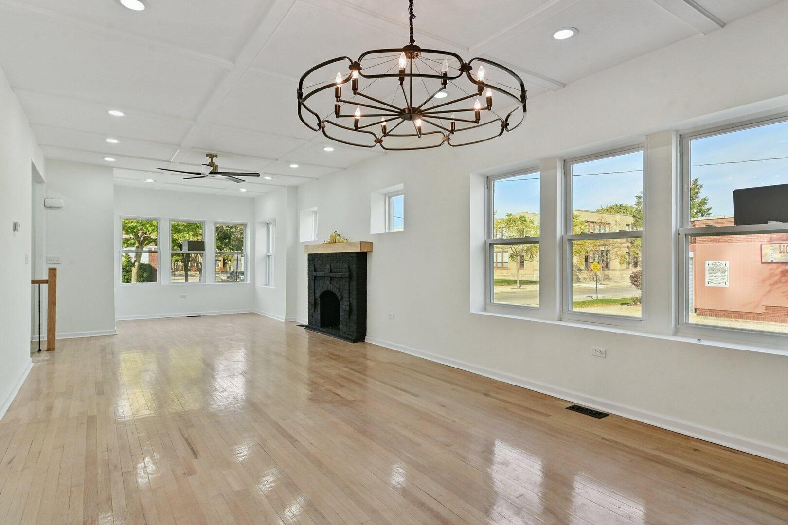 7801 S Eberhart Avenue