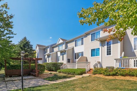 Tiny photo for 47 S Treehouse Lane, Round Lake, IL 60073 (MLS # 12606118)