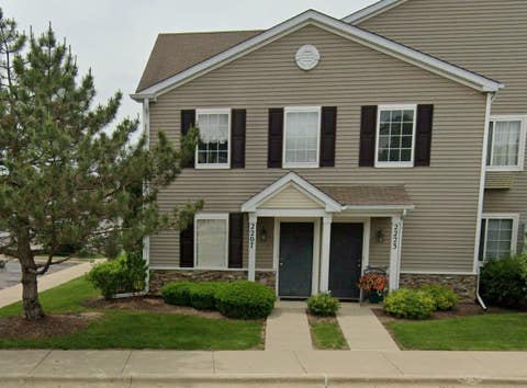 Photo of 2207 Silverstone Drive #2207, Carpentersville, IL 60110 (MLS # 12725700)
