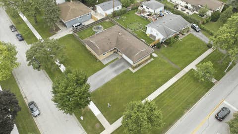 Tiny photo for 601 E Dogwood Lane, Mount Prospect, IL 60056 (MLS # 12739921)