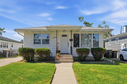 Photo of 18460 Oakwood Avenue, Lansing, IL 60438 (MLS # 12770565)