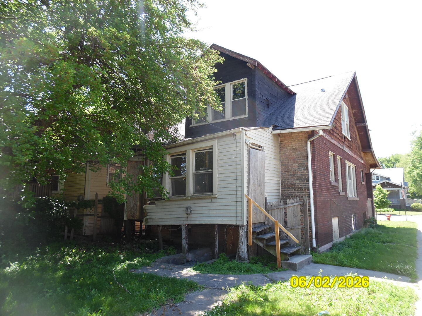 556 W 111th Street