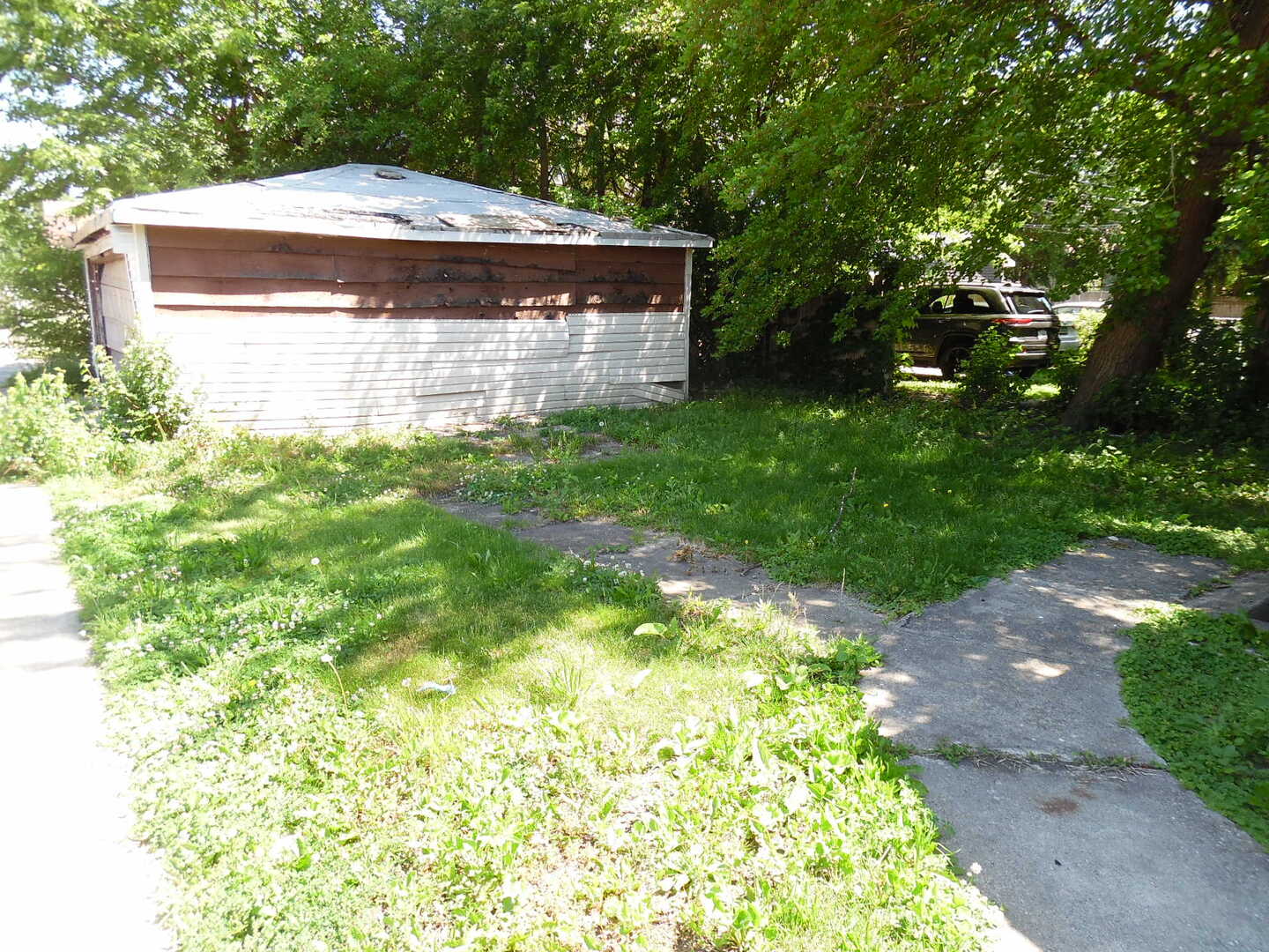 556 W 111th Street