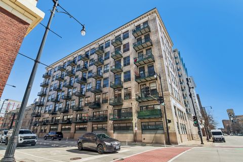 Photo of 1801 S Michigan Avenue #505, Chicago, IL 60616 (MLS # 12597917)