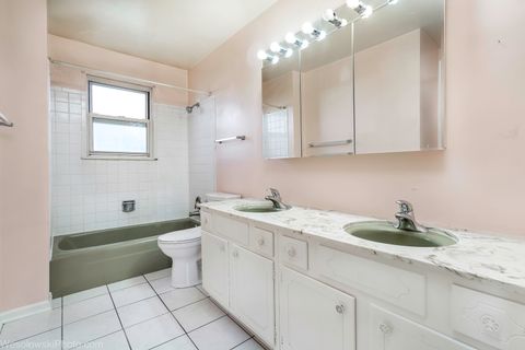 Tiny photo for 1822 W Catalpa Lane, Mount Prospect, IL 60056 (MLS # 12504045)