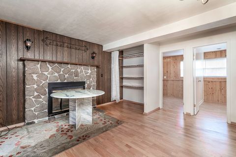 Tiny photo for 1822 W Catalpa Lane, Mount Prospect, IL 60056 (MLS # 12504045)