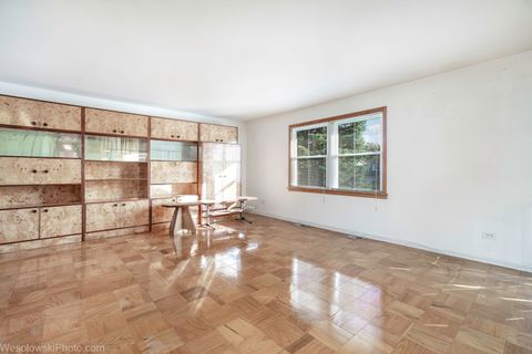 Tiny photo for 1822 W Catalpa Lane, Mount Prospect, IL 60056 (MLS # 12504045)