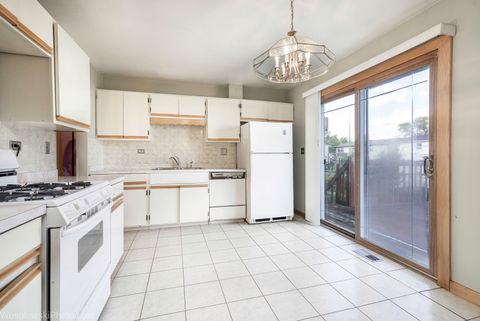 Tiny photo for 1822 W Catalpa Lane, Mount Prospect, IL 60056 (MLS # 12504045)