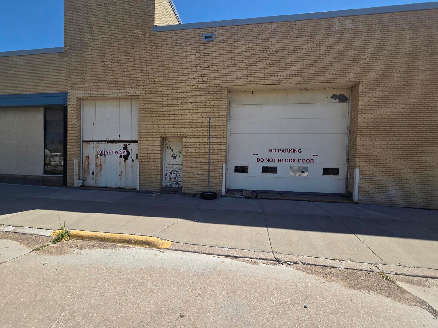 627 W 2nd Street