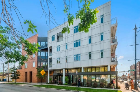 Photo of 4770 N Manor Avenue #304, Chicago, IL 60625 (MLS # 12722019)