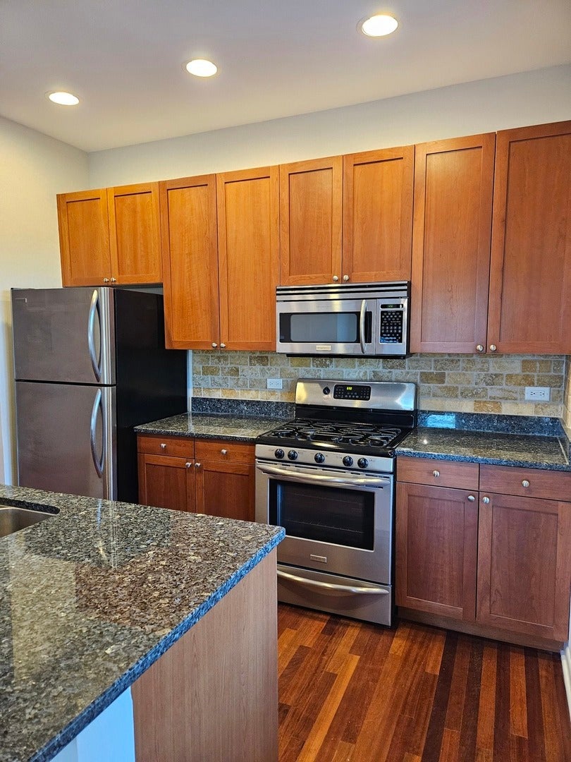 4770 N Manor Avenue 304