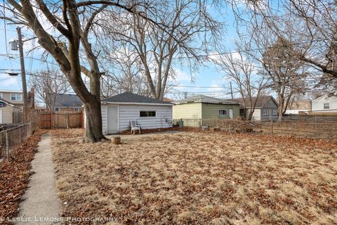 Tiny photo for 626 Manchester Avenue, Westchester, IL 60154 (MLS # 12355140)