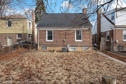 Tiny photo for 626 Manchester Avenue, Westchester, IL 60154 (MLS # 12355140)