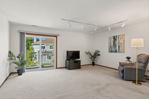Tiny photo for 1002 Boston Circle #1002, Schaumburg, IL 60193 (MLS # 12779995)