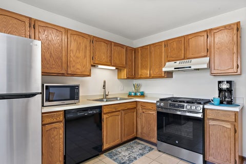 Tiny photo for 1002 Boston Circle #1002, Schaumburg, IL 60193 (MLS # 12779995)
