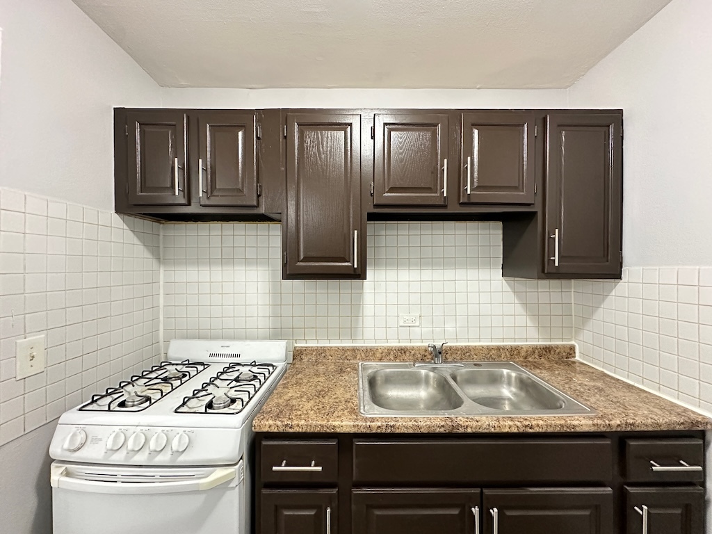 4547 N Dover Street 2F