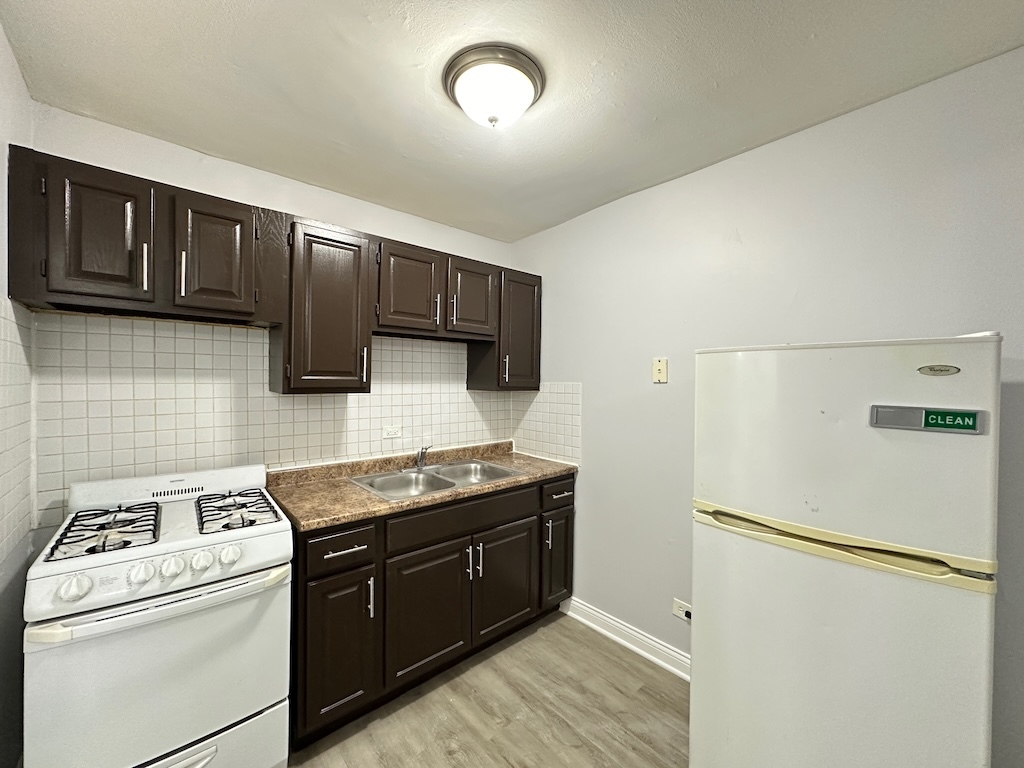 4547 N Dover Street 2F