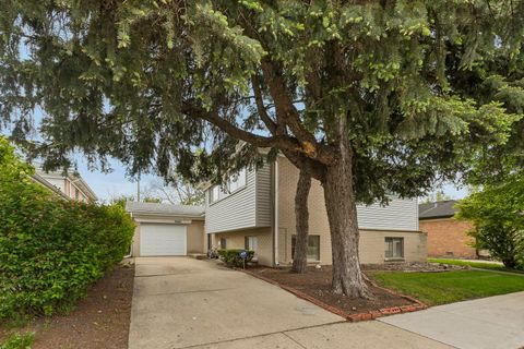Photo of 9337 Lavergne Avenue, Skokie, IL 60077 (MLS # 12642164)