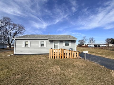 Tiny photo for 502 E Mcneil Avenue, Hoopeston, IL 60942 (MLS # 12581925)