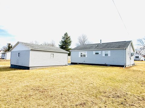 Tiny photo for 502 E Mcneil Avenue, Hoopeston, IL 60942 (MLS # 12581925)
