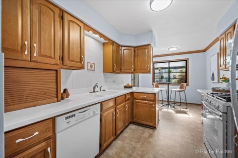 Tiny photo for 325 Lake Street #1B, Crystal Lake, IL 60014 (MLS # 12741618)