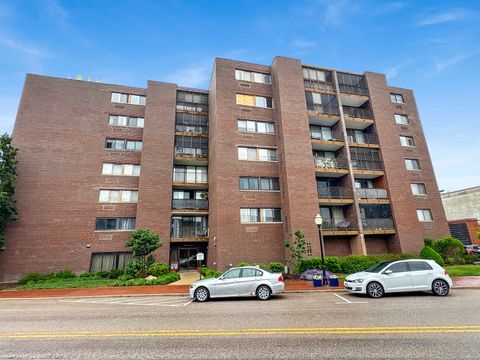 11 W Green Street 502 Bensenville IL 60106