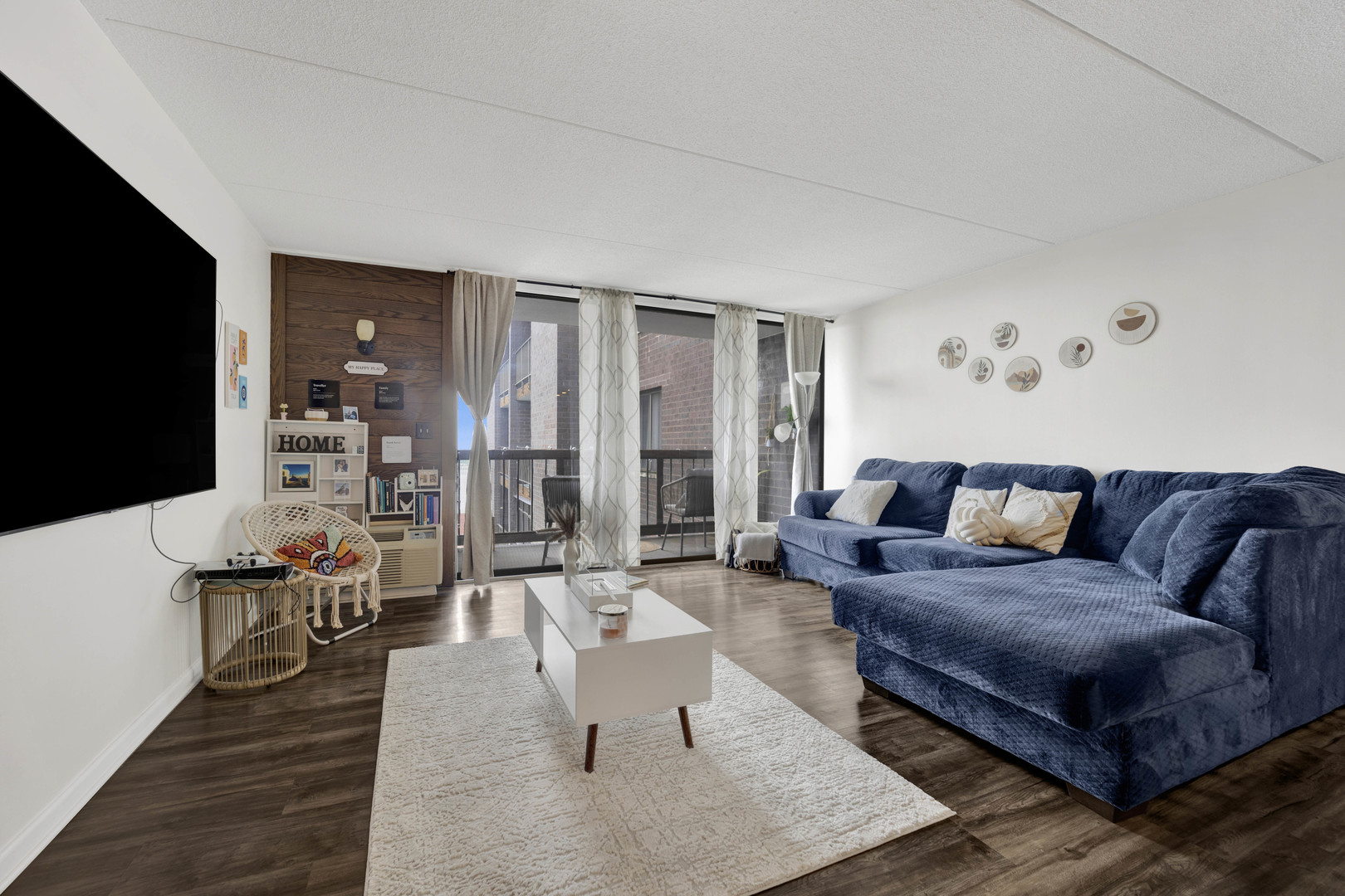 11 W Green Street 502