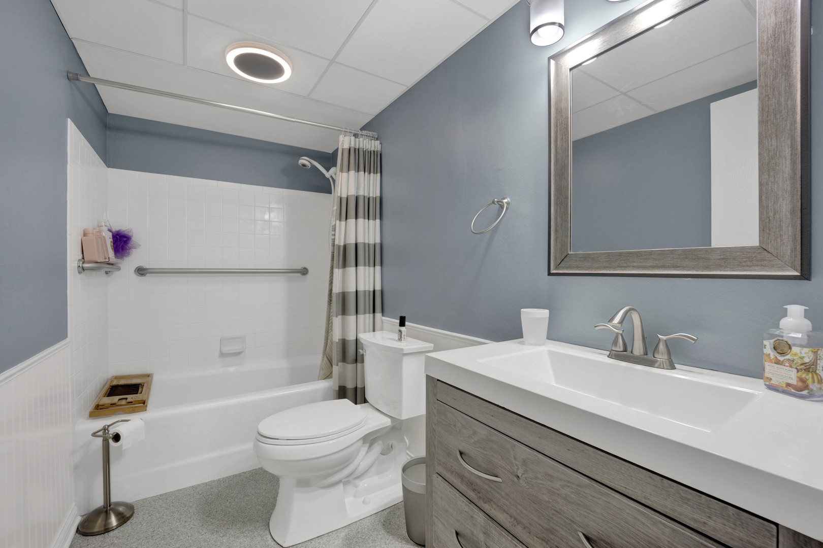 11 W Green Street 502