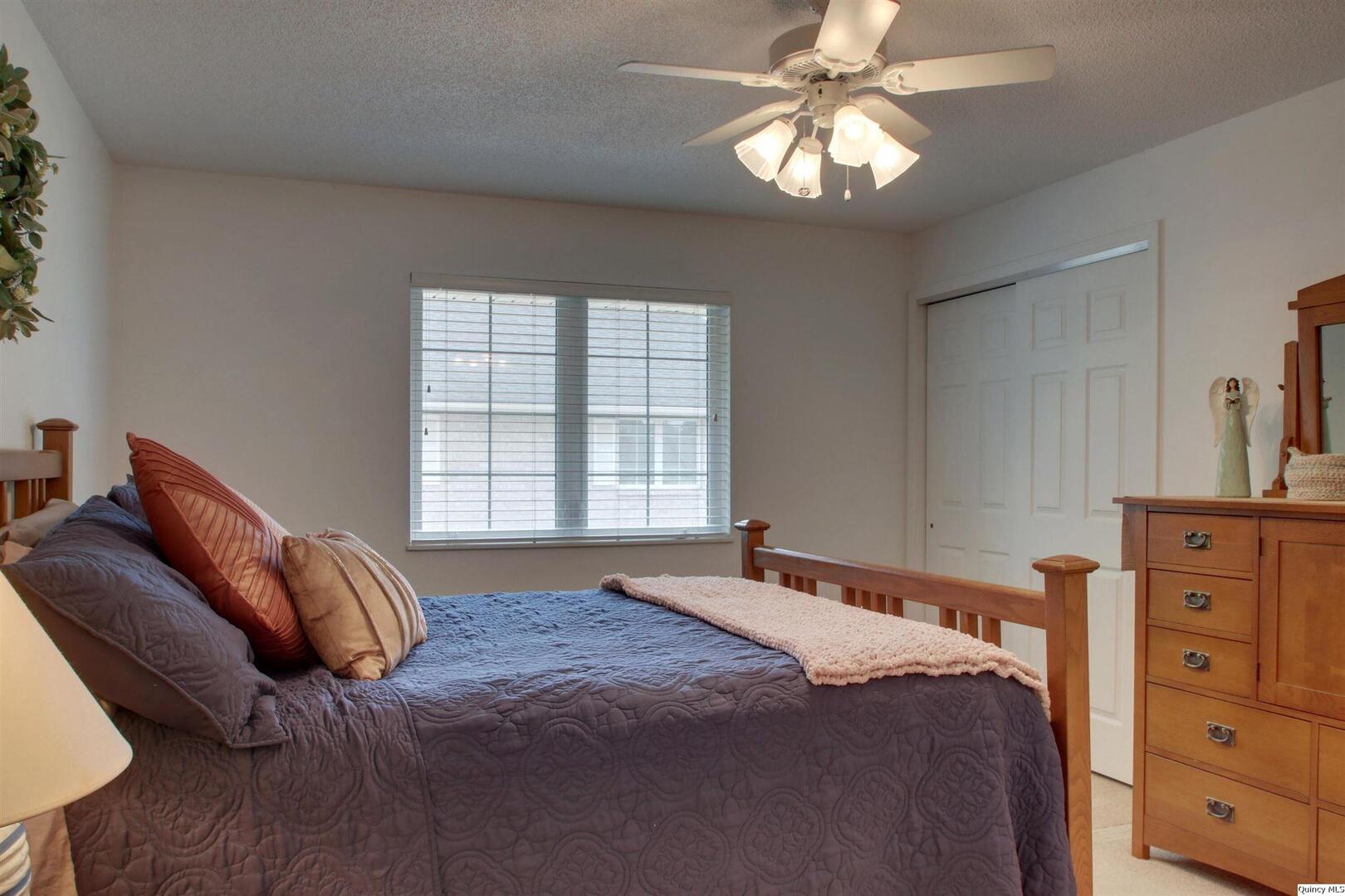 4907 Lake View Drive