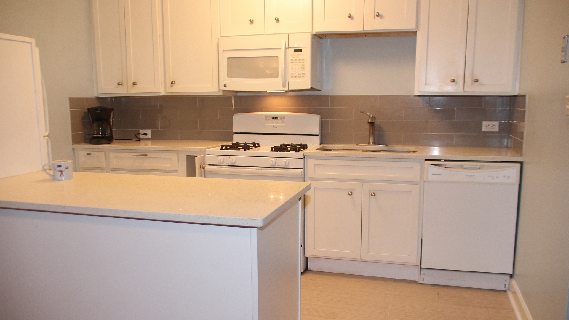 1040 Ontario Street 3H