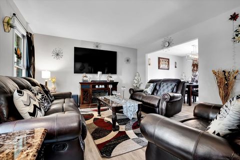 Tiny photo for 1734 Bishops Way, Mundelein, IL 60060 (MLS # 12420219)