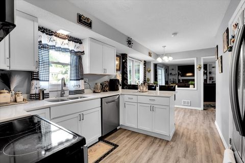 Tiny photo for 1734 Bishops Way, Mundelein, IL 60060 (MLS # 12420219)