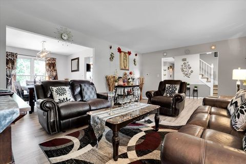 Tiny photo for 1734 Bishops Way, Mundelein, IL 60060 (MLS # 12420219)