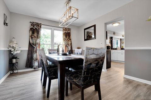 Tiny photo for 1734 Bishops Way, Mundelein, IL 60060 (MLS # 12420219)
