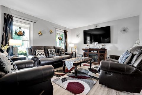 Tiny photo for 1734 Bishops Way, Mundelein, IL 60060 (MLS # 12420219)