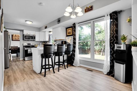 Tiny photo for 1734 Bishops Way, Mundelein, IL 60060 (MLS # 12420219)